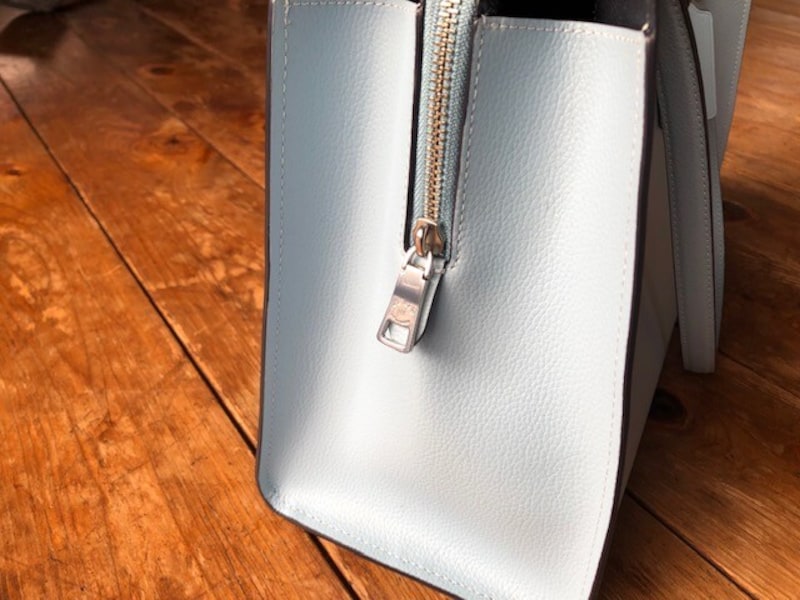 バッグの金具を保護する