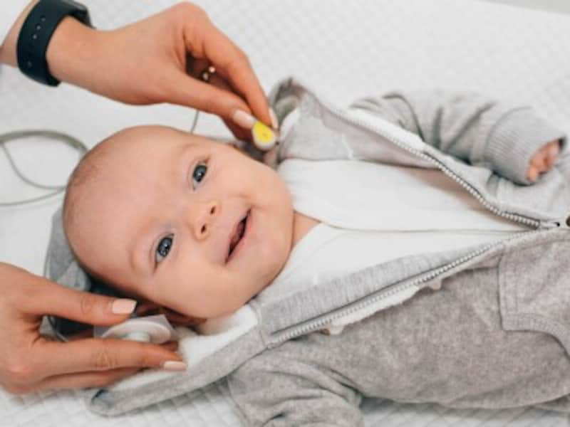 先天性難聴を調べる新生児の聴覚検査