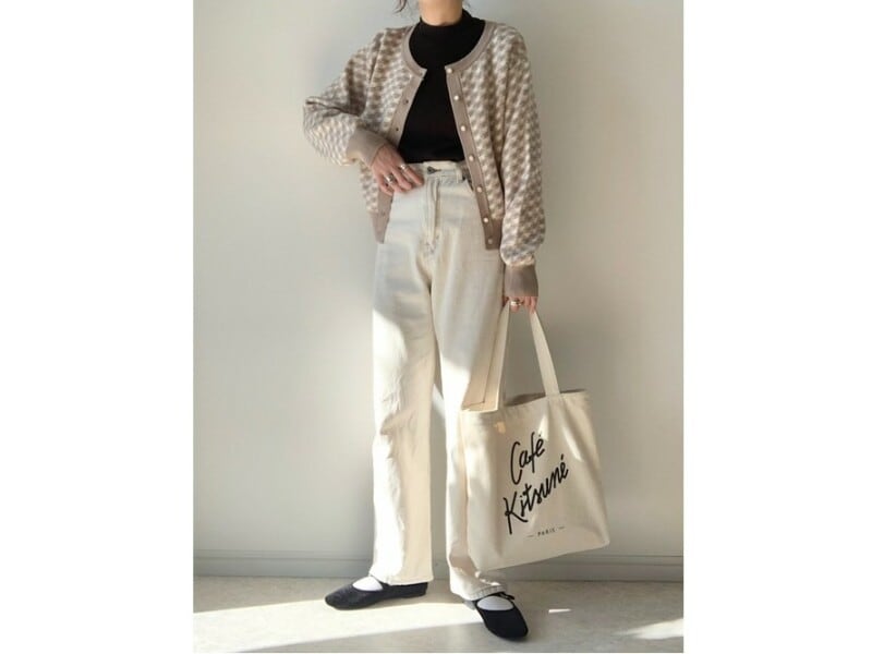 一枚でおしゃれ見えする「チドリジャカードカーディガン」　出典：WEAR