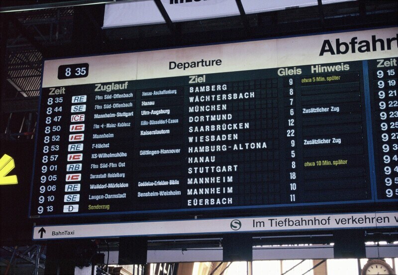 フランクフルト中央駅(ドイツ)のパタパタ