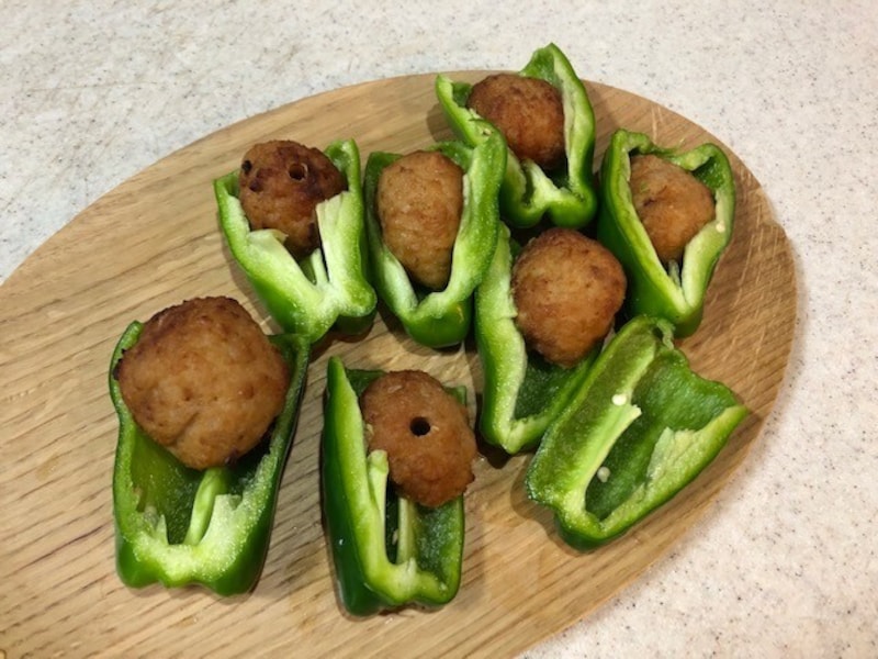 ピーマンのつくね詰め