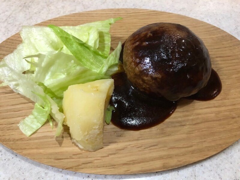 レタスとポテトそえ