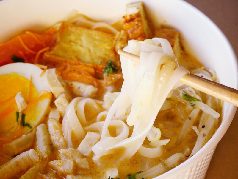 定期的に食べたくなる!成城石井「シンガポール風ラクサ」