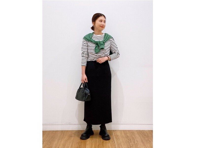 腰から下がすとんと落ちるようにきれいに見えるシルエットが◎　出典：StyeHint