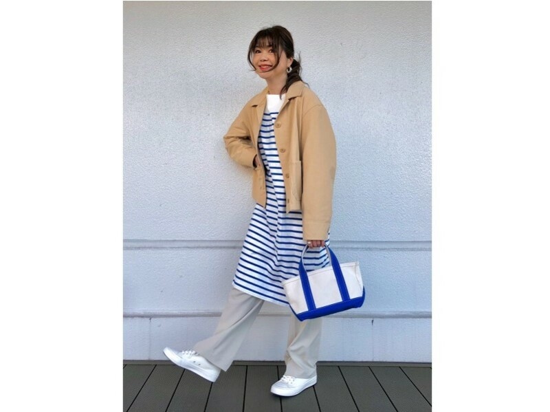 丈の長いトップスに重ねても使いやすい 出典:StyleHint