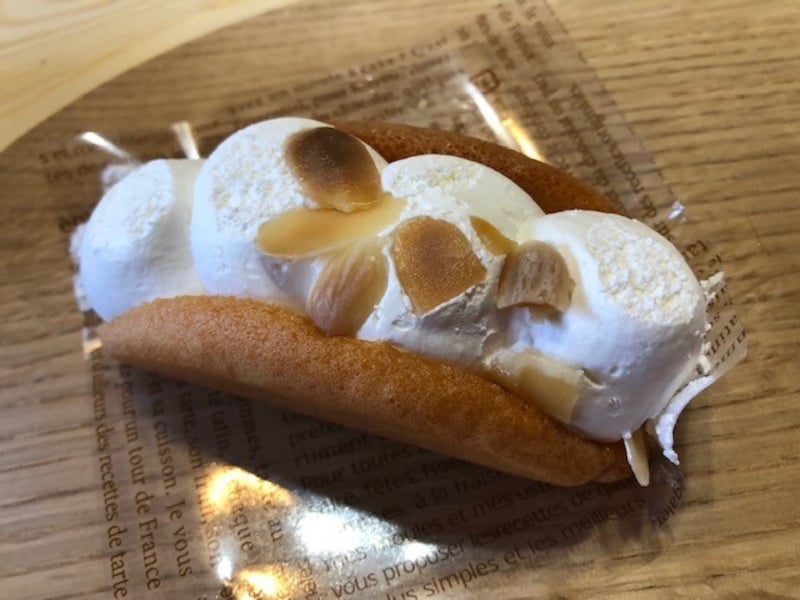 ファミリーマートのスイーツ「ふわふわケーキオムレット　チーズ」