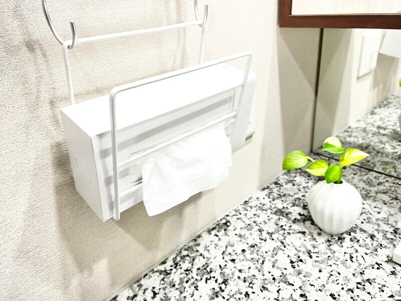 S字フックで引っ掛けて収納