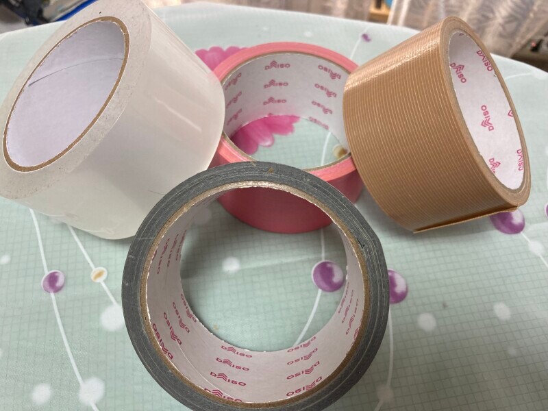 ガムテープ、ついついためこんで置き場所に困っていませんか?