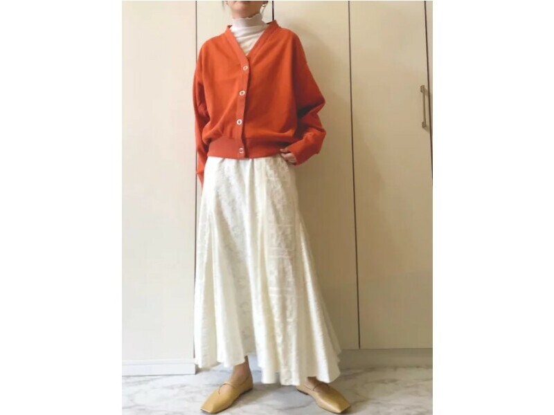 【OKコーデ】レース部分はほぼコットンの、総レースのマーメイドスカートは上品な印象 出典:WEAR