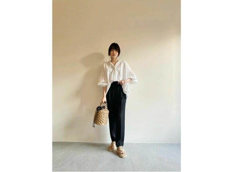 【OKコーデ】カゴ部分は軽く耐久性に優れたマニラ麻で編まれているA VACATIONのバッグ 出典:WEAR