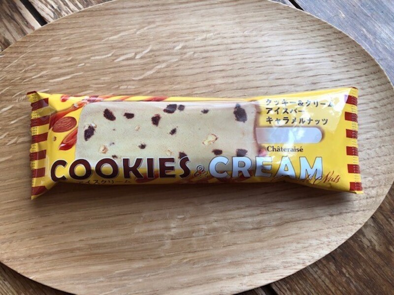 「シャトレーゼ　クッキー&クリーム　キャラメルナッツ」