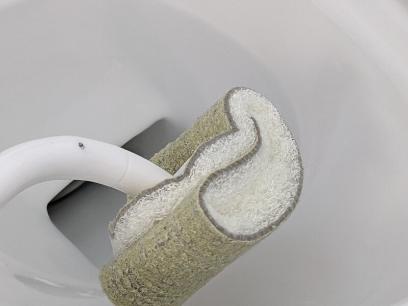 排水口の掃除がしやすいカインズのトイレブラシ