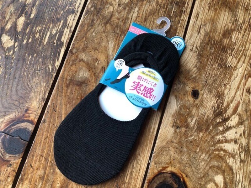 セリアの滑り止めつき靴下「婦人カバー　脱げにくい　吸水速乾　深履き」