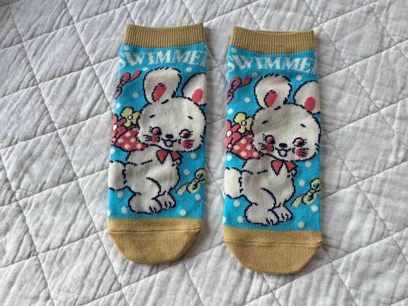 セリアの「スイマー ショート丈 くつした」