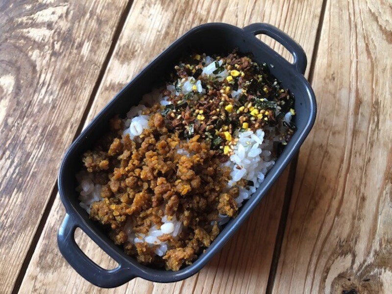 ご飯だけを詰めている(おかずは別)