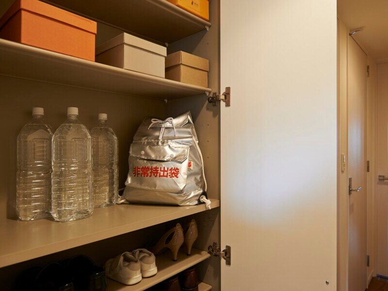 非常用持ち出し袋は玄関などに置いておくといい