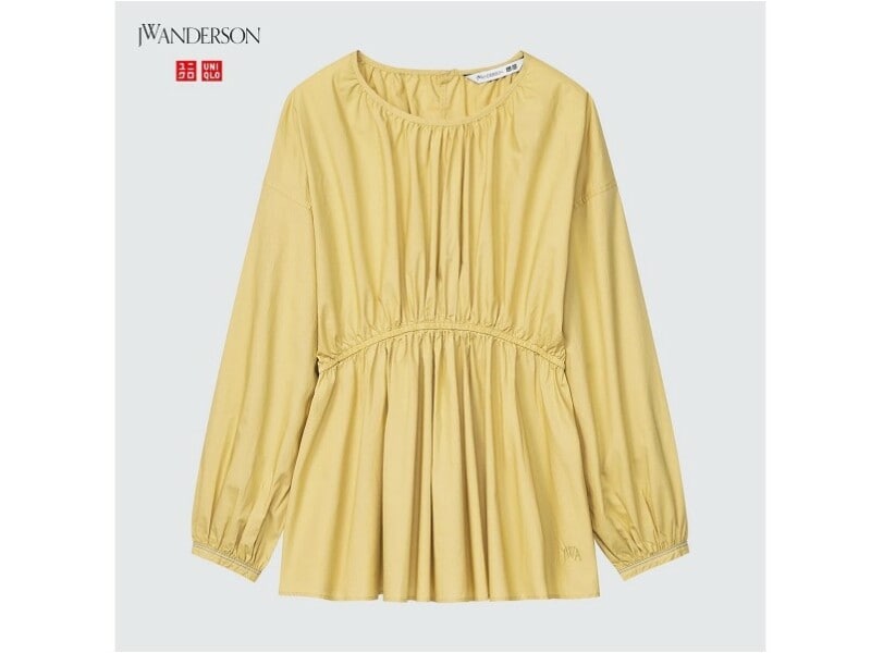 ユニクロ　ギャザーブラウス  2990円（税込）