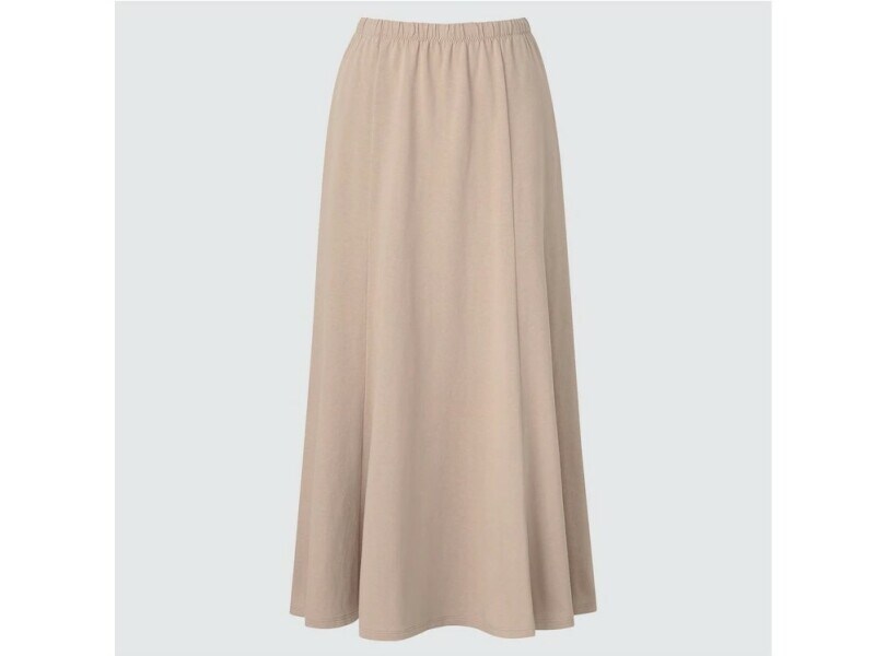 ユニクロ フレアロングスカート 2990円(税込)