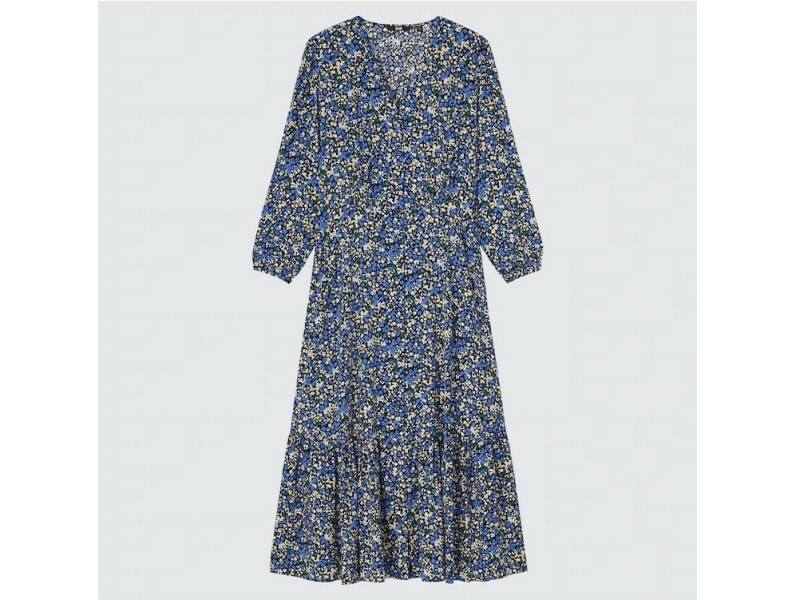 ユニクロ プリントVネックフレアワンピース 3990円(税込)