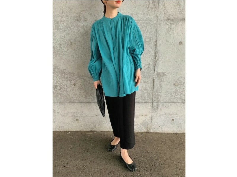 下半身をすらっと見せてくれる形ならタイトスカート　出典：WEAR