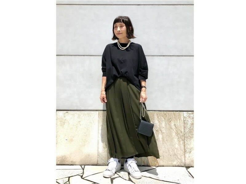 着心地はいい上、カジュアルになり過ぎないドルマンスリーブも嬉しい 出典:StyleHint