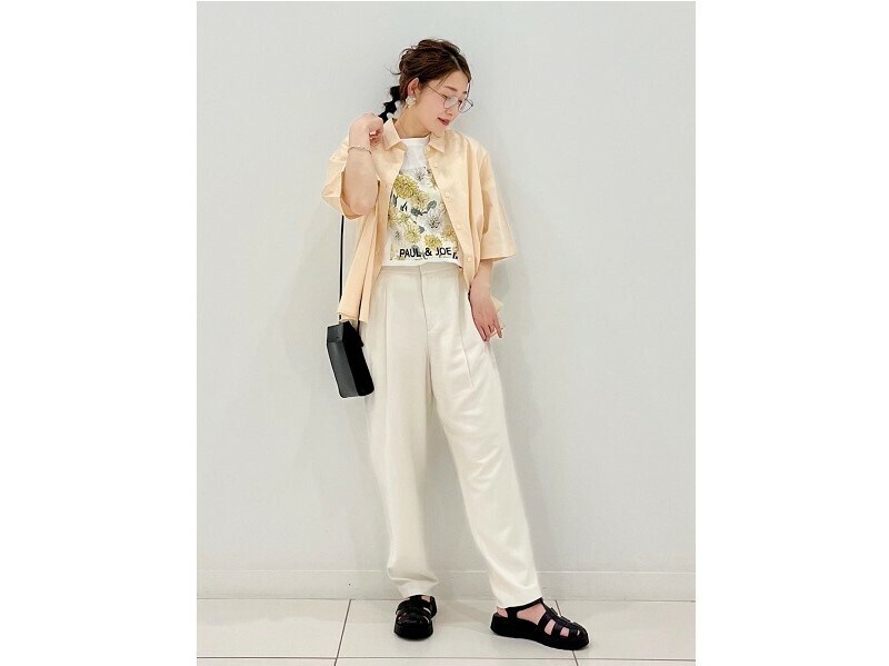 Tシャツなどに重ねて羽織りとして着るのもおすすめ 出典:StyleHint
