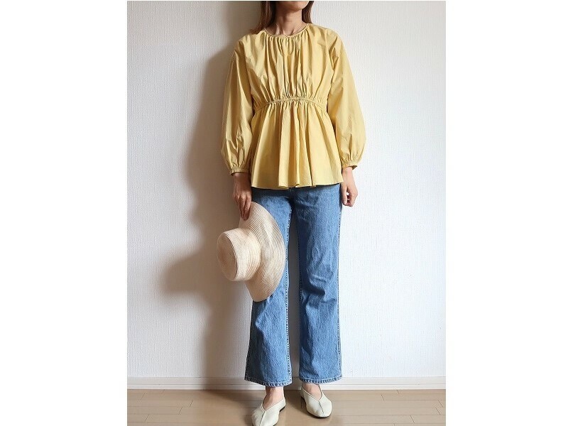 デニムを合わせてナチュラルな大人カジュアルコーデ