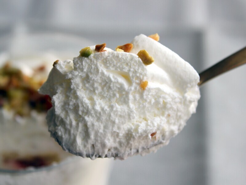 クリームたっぷり苺のカップショート