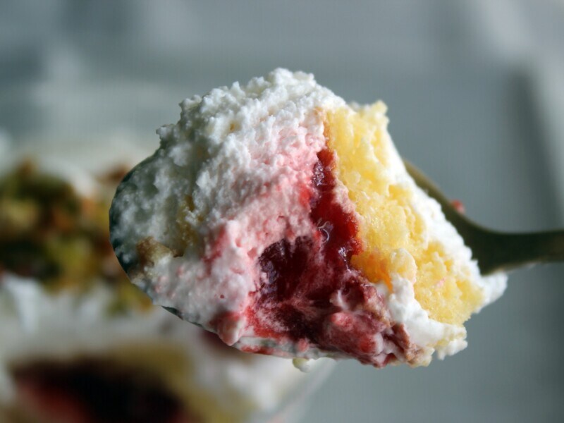 クリームたっぷり苺のカップショート