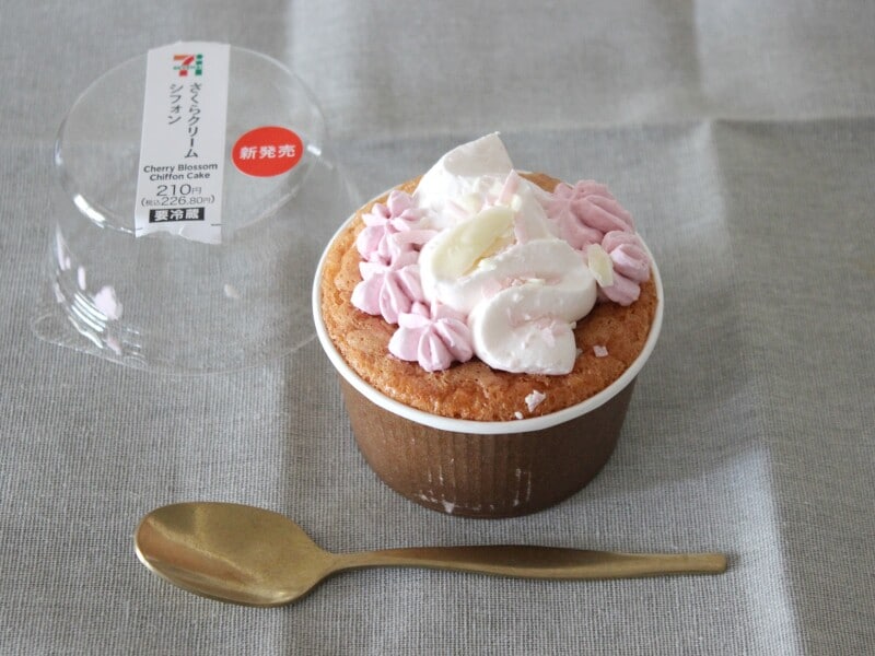 さくらクリームシフォン