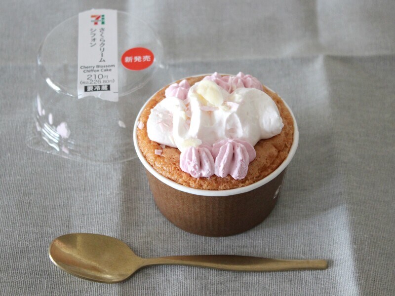 さくらクリームシフォン