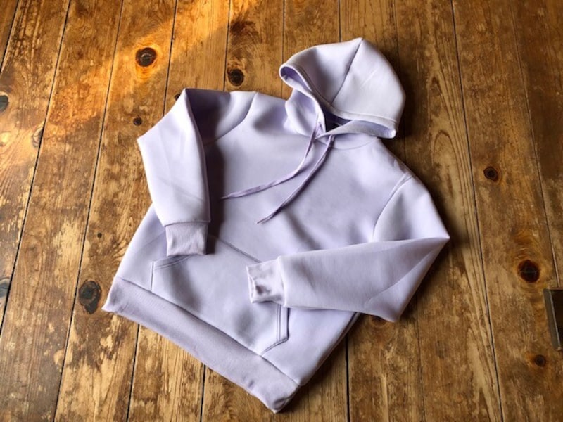 「ストレッチライトプルパーカー」