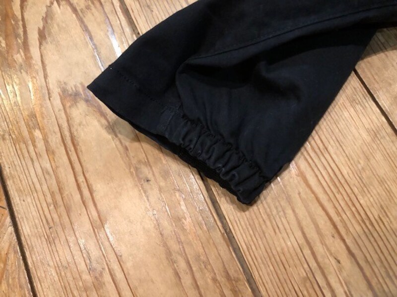 裾半分はゴム入り