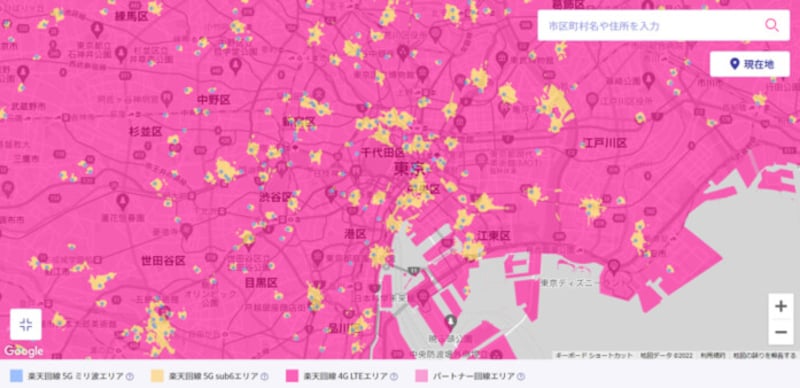 楽天モバイルのサービスエリアマップ（2022年3月4日時点、楽天モバイルのWebサイトより）。東京都心部でも5Gのエリア（黄色と青の点）はまだ狭いことが分かる