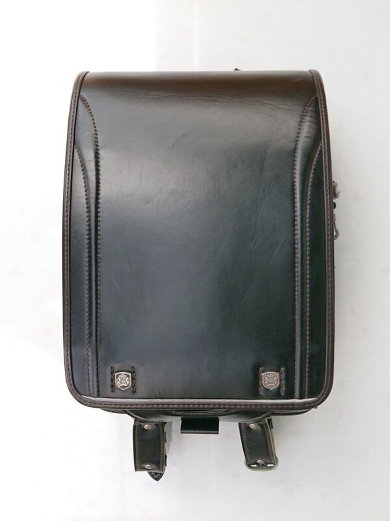 6年間お世話になったランドセルは記念品や寄付という手段も。もう使わない新品の文具などを一緒に詰めて送ることができる団体もあります。有料でも想い入れのある物を送り出すにはおすすめです。