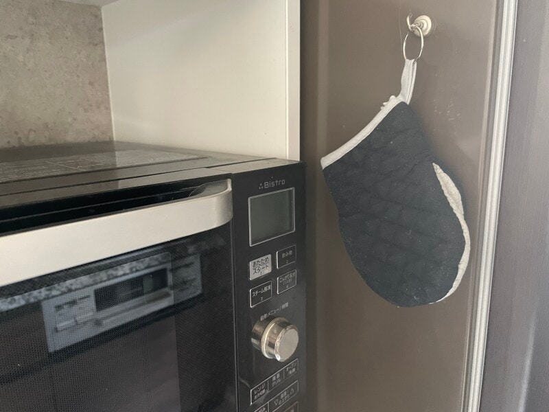 ミトンのフープ部分に取り付けた事例