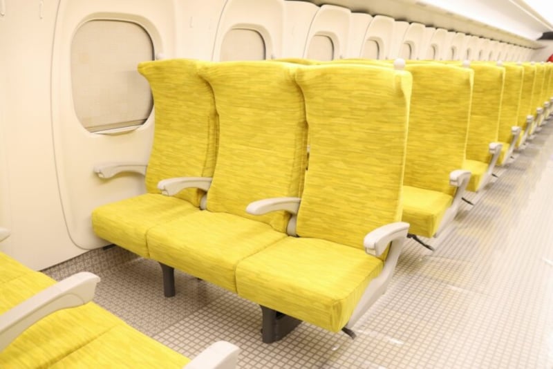 黄色い座席