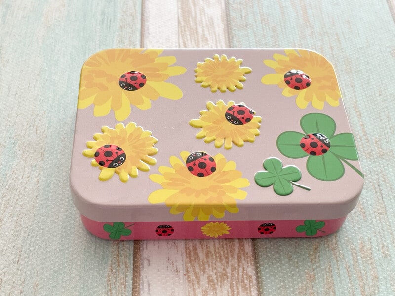 レディバードスクエア缶