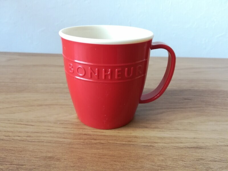 セリアのマグカップ「ボヌール プラスチックマグ」