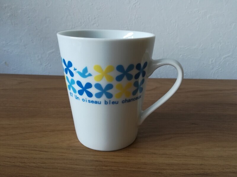 セリアのマグカップ「磁器ビッグサイズ」