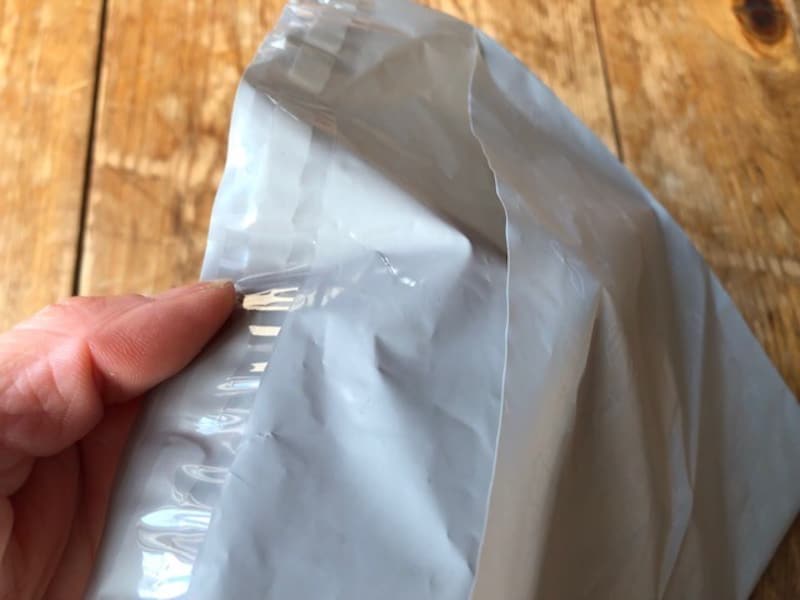 透け感はないが、少し薄手