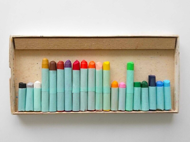 幅広のマスキングテープでクレヨンを巻いてみました！