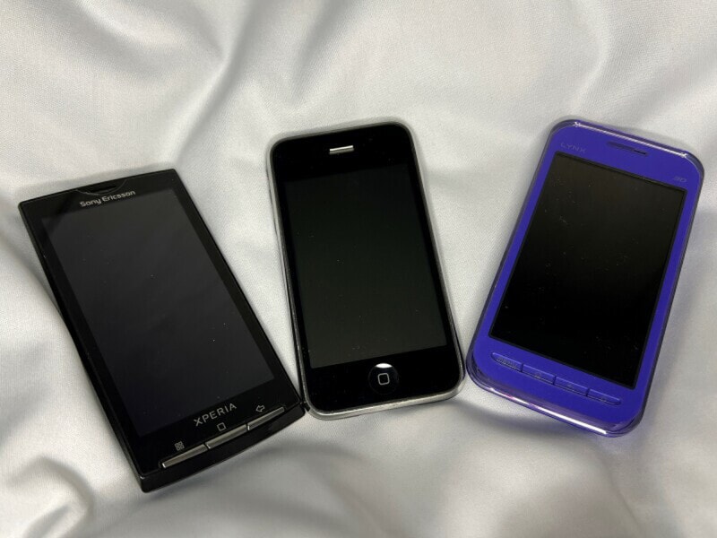 3Gの終了で使えなくなるのは従来型の携帯電話だけでなく、3Gにしか対応していない初期のスマートフォンも通話や通信ができなくなる