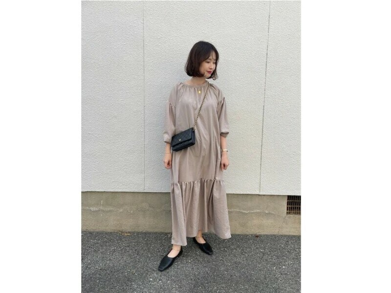 ロング丈の甘めワンピースは今から夏まで大活躍 出典:WEAR