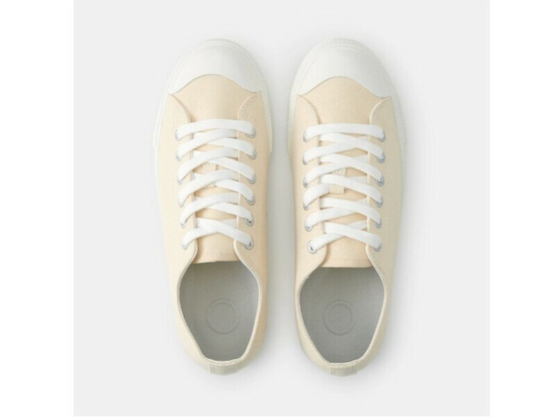 無印良品　疲れにくい　撥水スニーカー　2990円（税込）