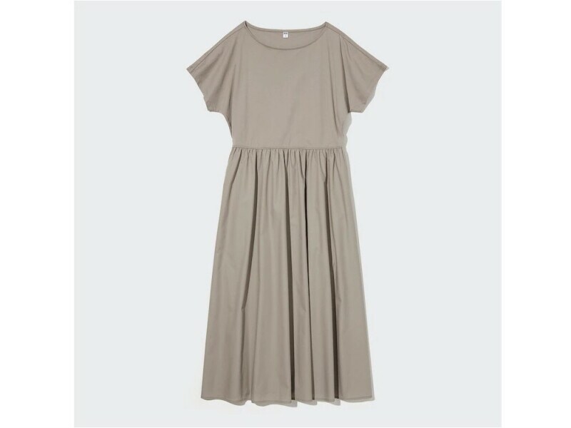 ユニクロ コンビネーションフレアワンピース 2990円(税込)