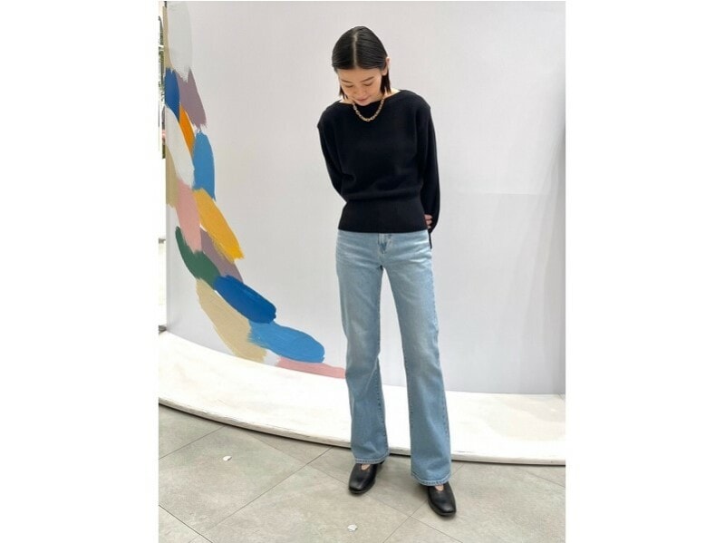 新鮮なシルエットを生かしたシンプルコーデを楽しみたい 出典:StyleHint