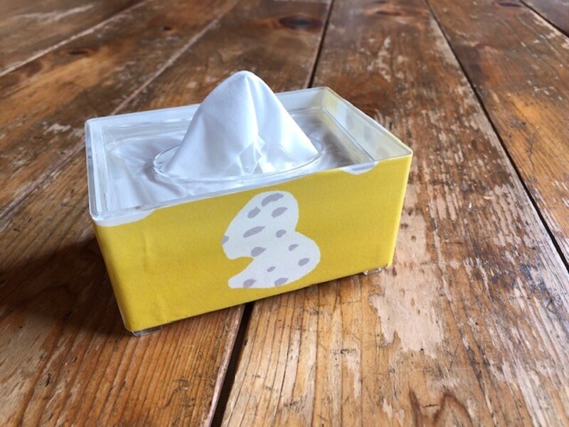 ダイソーの「mtリメイクシート　SOU SOUはじける」をティッシュケースに貼った