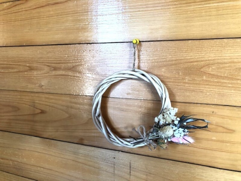 リースと組み合わせて壁飾りに