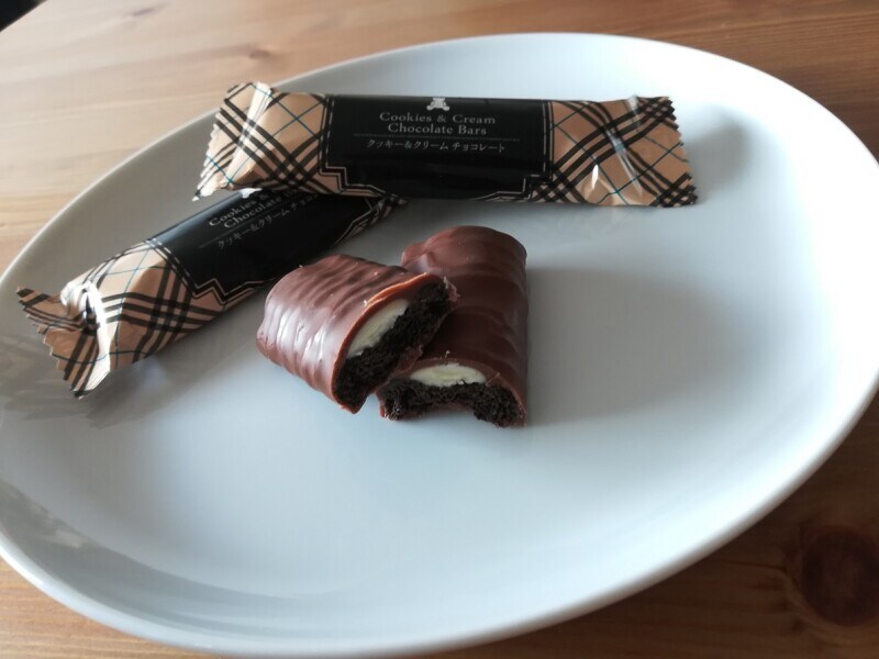業務スーパーの「クッキークリームチョコレート